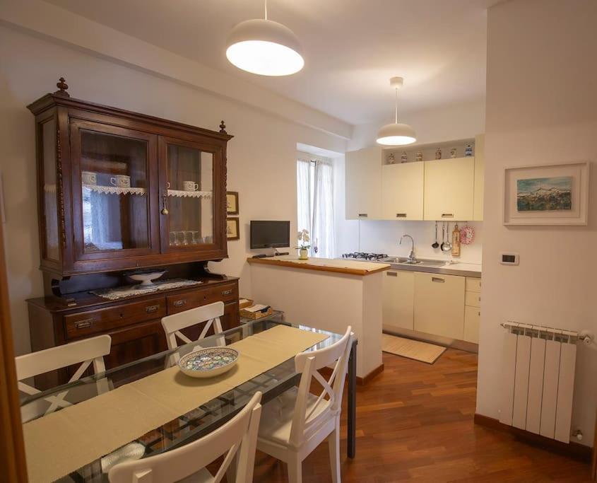 Dimora Al Colosseo, 2 Bedrooms Řím Exteriér fotografie