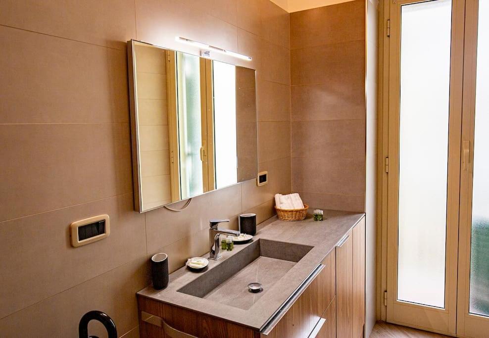 Dimora Al Colosseo, 2 Bedrooms Řím Exteriér fotografie